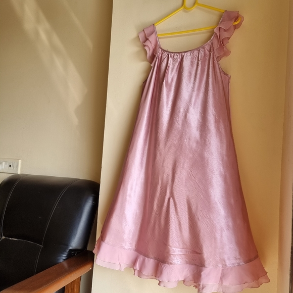 Ladies Satin nightgown ruffled sleeveless. US Medium size. - Picture 8 of 13